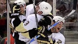 penguins100427_306