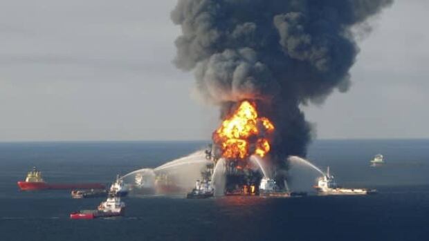 w-bp-deepwater-fire-cp-rtr2