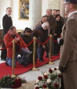 mourners-kaczynski-cp-84771
