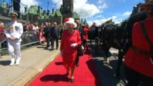 tp-queen-arriving-ottawa