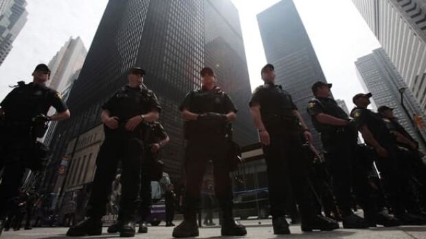 g20-reuters-cops