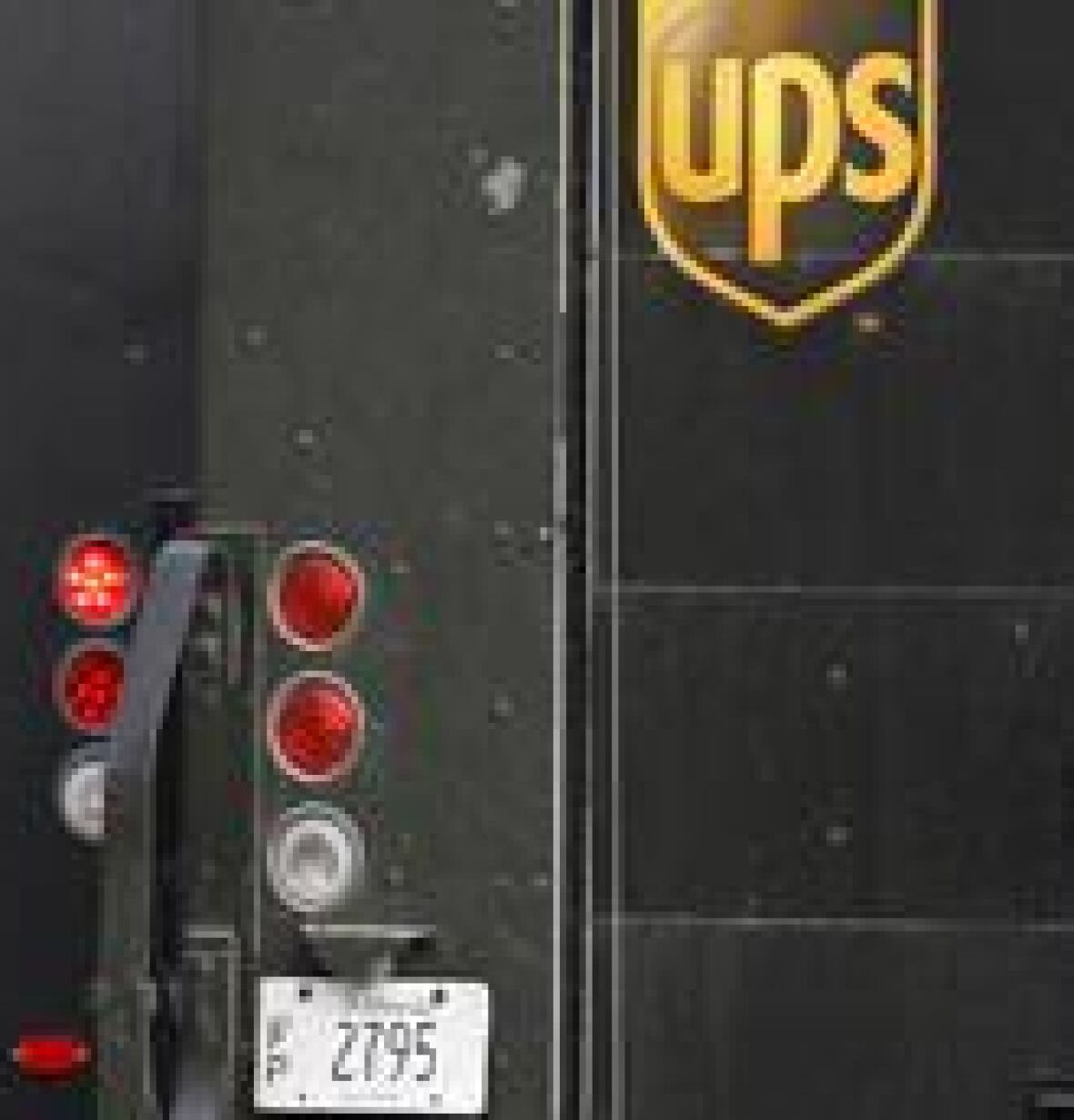UPS, Mail Boxes Etc. demand shipper's photo ID CBC News