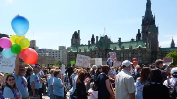 ott-wd-ms-protest-burns
