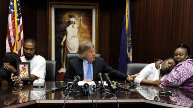 wdr-banner-fieger-aiyana-jones-family-cp8690935