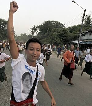 burma-supporter-ang-san-cp-