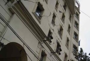 Haiti-Cracked-building-392