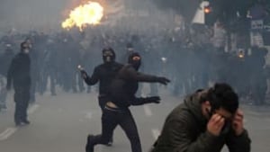 tp-greece-molotov-cp-990407