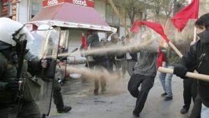 w-greece-teargas-cp-rtxvqxd