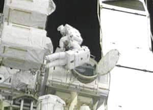 nasa-spacewalk-300