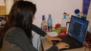tp-student-at-residence-with-computer