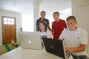teens-social-net-cp-300-527