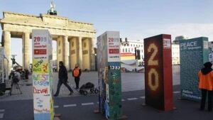 w-berlin-dominoes-cp-7617890