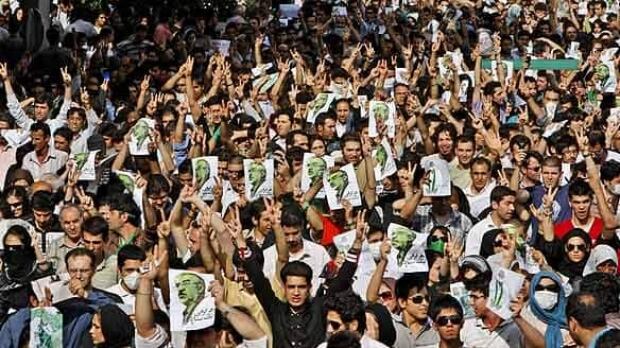 w-mousavi-supporters-cp-687