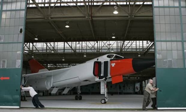tech-cp-avro-arrow-banner