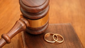 Wedding rings gavel