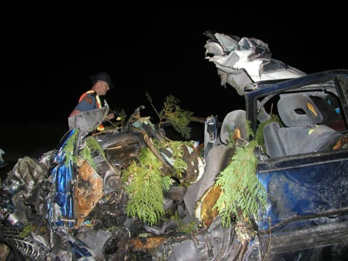 Fiery U.S. crash kills 2 Calgary teens CBC News