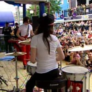 nl-white-stripes-20070716