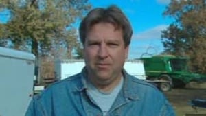 sk-canola-farmer-plummer