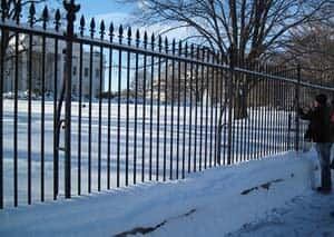 white-house-snow-scene-091220
