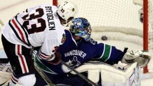 byfuglien-dustin-090402