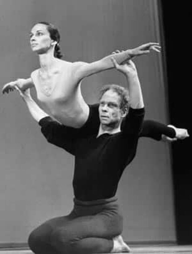 U.S. choreographer Merce Cunningham dies CBC News