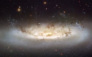 galaxy-hubble-gas-ngc-4402