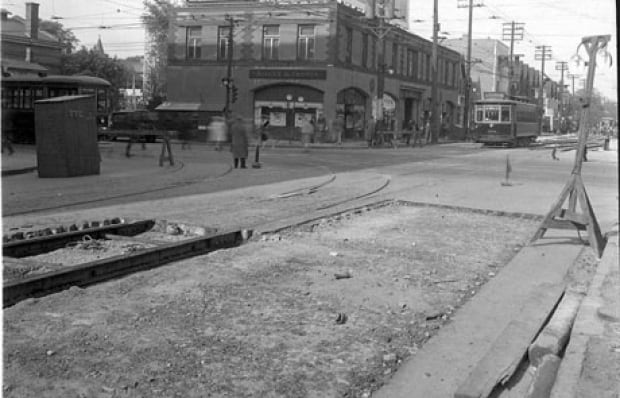 Toronto Archives photo of Bay Street construction
