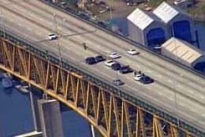 bc-080702-bridge-closure4