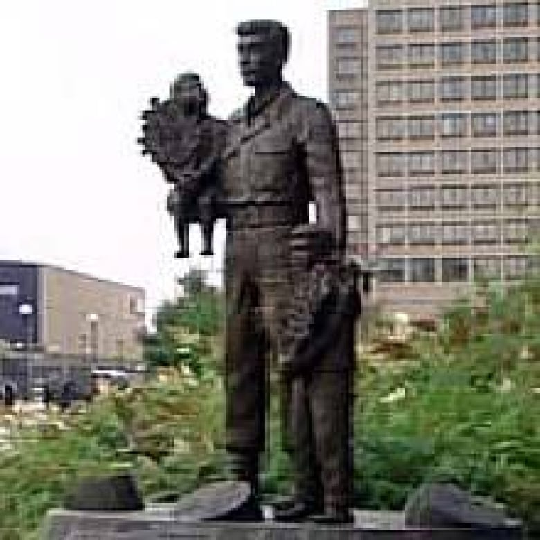 Ottawa war monument defaced CBC News