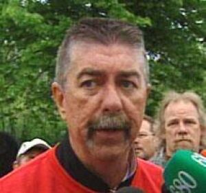 chris-buckley-080604