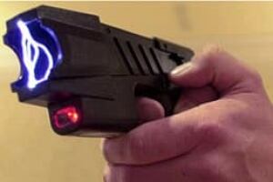 bc-080625-Taser