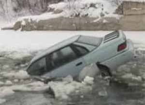 mb-sinking-car