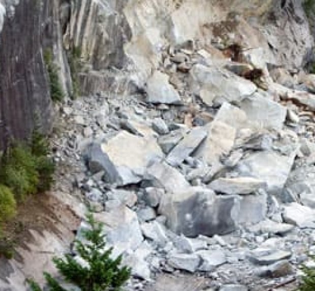 bc-080730-rockslide-cp-FULL