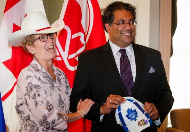 Premier Kathleen Wynne gets honourary white hat