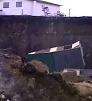 nl-landslide-shed-20070417
