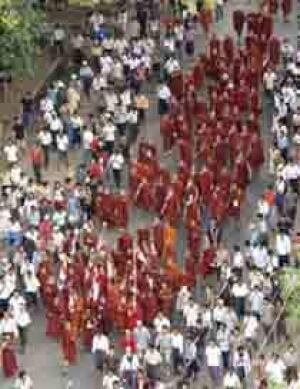 burma-monks-cp-3653716