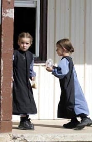 amish-girls-cp-10853761