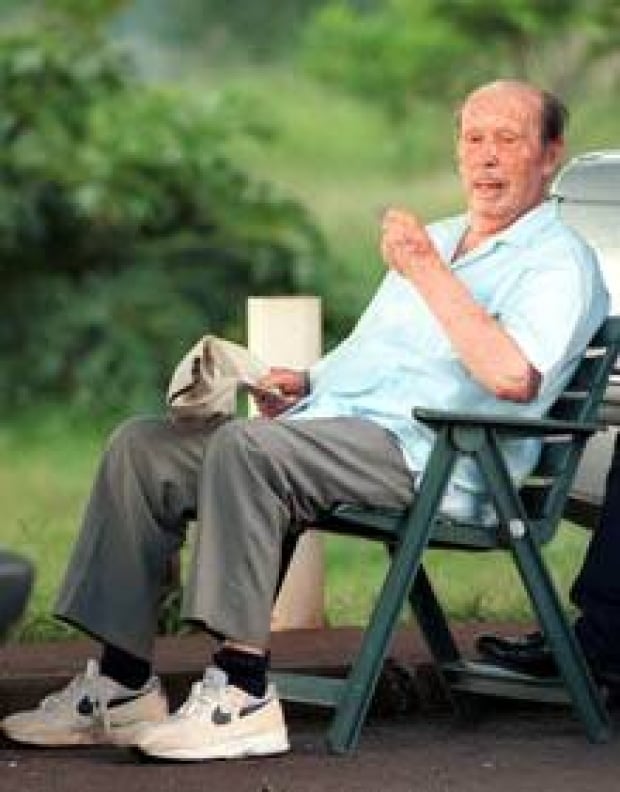 Former Paraguayan dictator Stroessner dies World CBC News