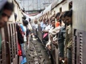 mumbai-train-cp-10385716
