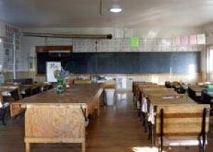school-amish-cp-10852585