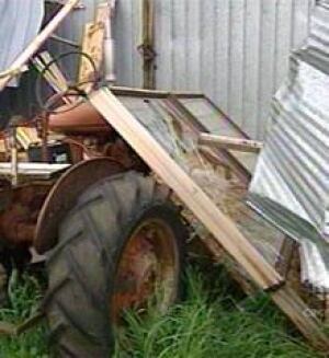 stormtractor_manitoba050602