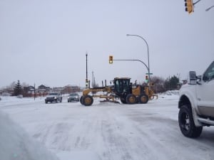 saskatoon snow grader