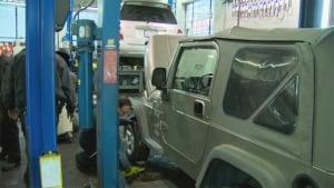 hi-bc-131113-jeep-mechanics