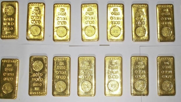 Gold bars worth $1M found in airplane bathroom | CBC News