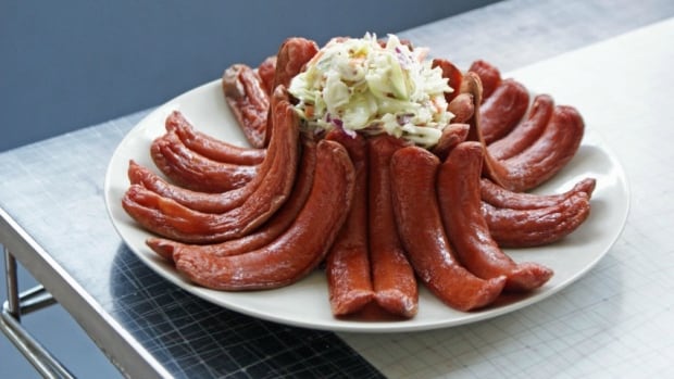 Crown roast of frankfurters