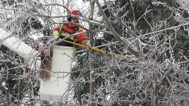 Freezing rain power lines