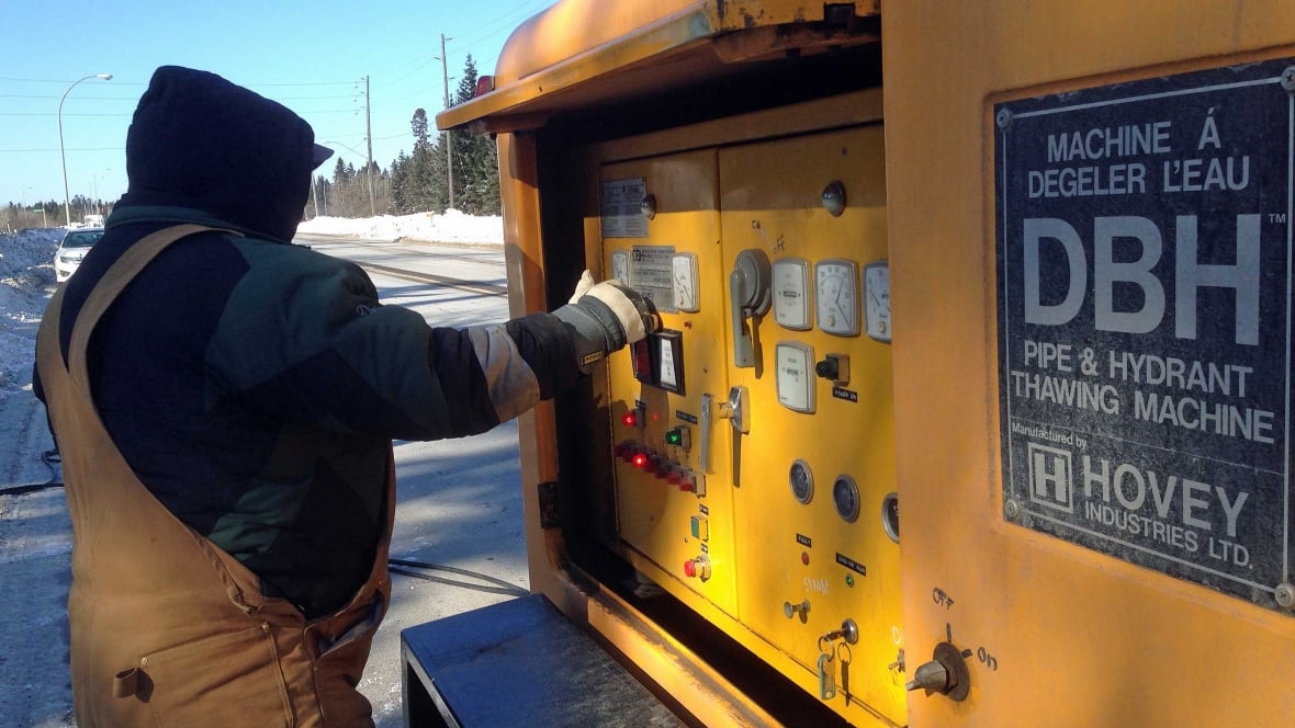 Frozen pipes keep Thunder Bay thaw machine crew moving Thunder Bay