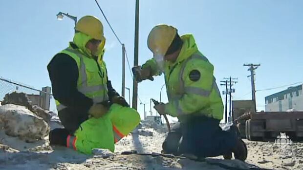 City crews are working seven days a week to thaw pipes at homes and businesses throughout Winnipeg.