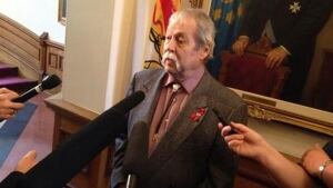 Independent Jim Parrott says he may return to the Tory caucus