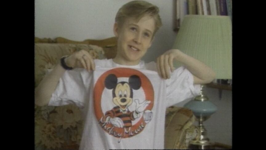 ryan gosling watches old dance videos ryan gosling watches old dance videos